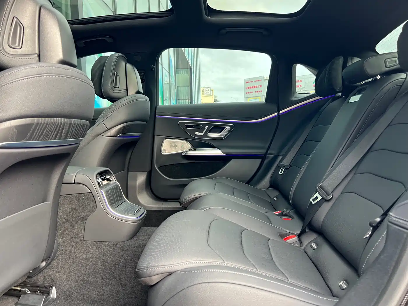 Mercedes-Benz E-Class 2024 Model E 300 L Luxury Sport фото 17