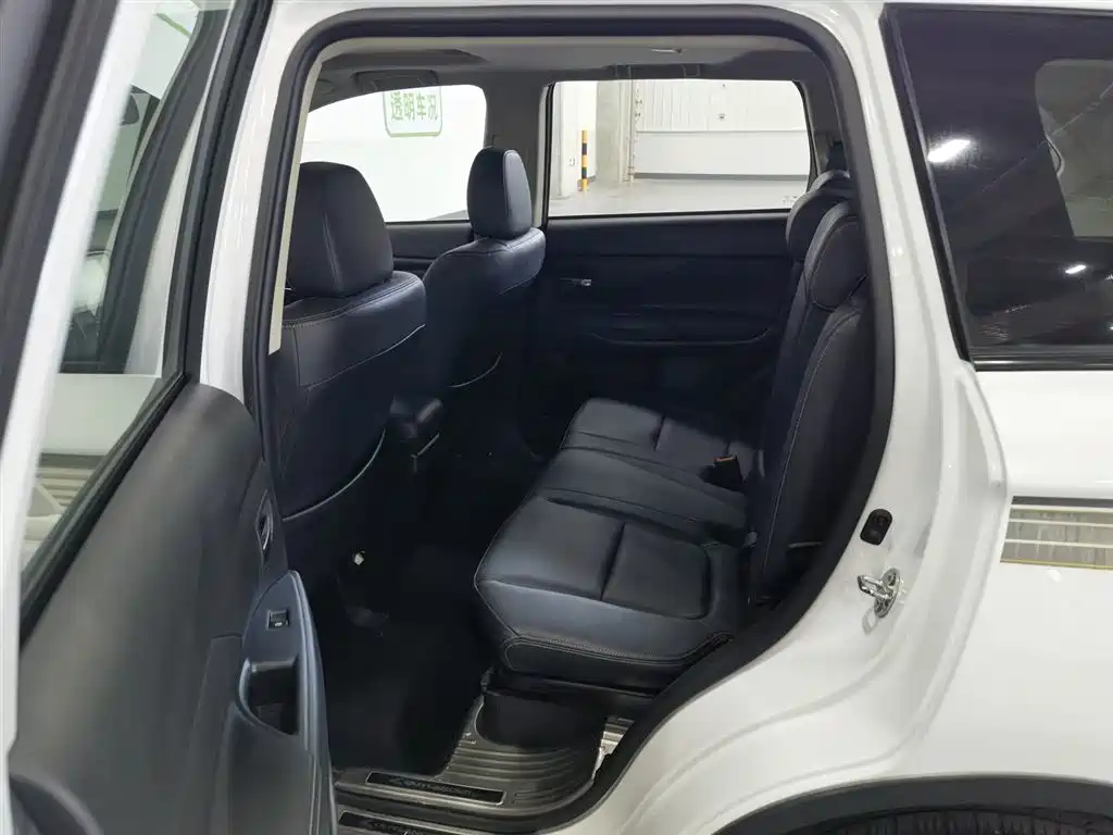 Mitsubishi Outlander 2018 2.0L 2WD Glory Edition 5-seater фото 15