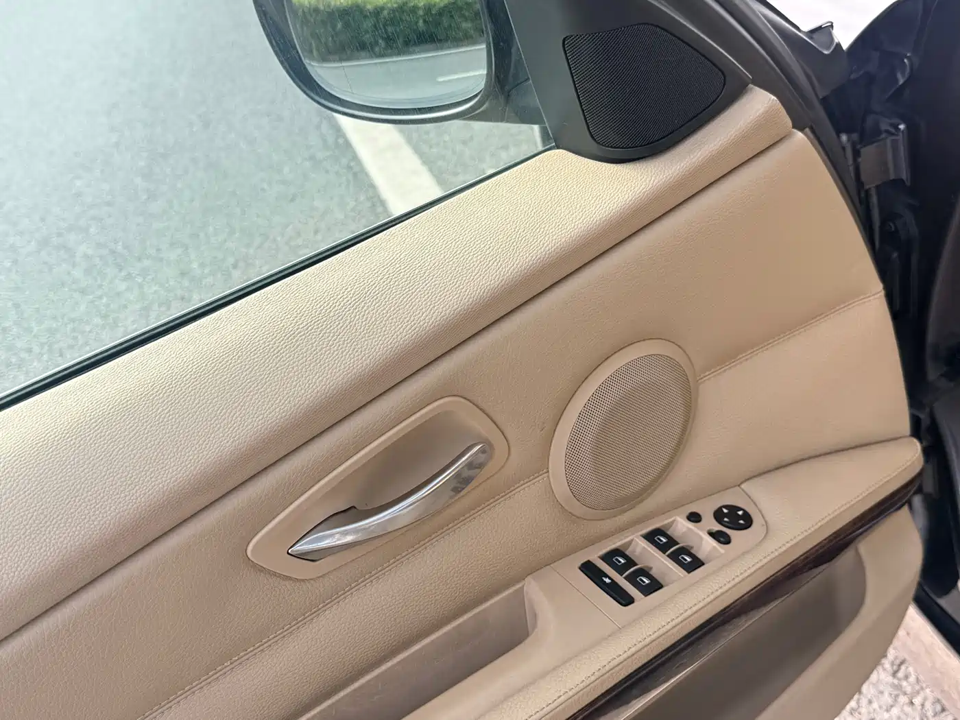BMW 3 Series 2008 Model 325i Leading фото 8