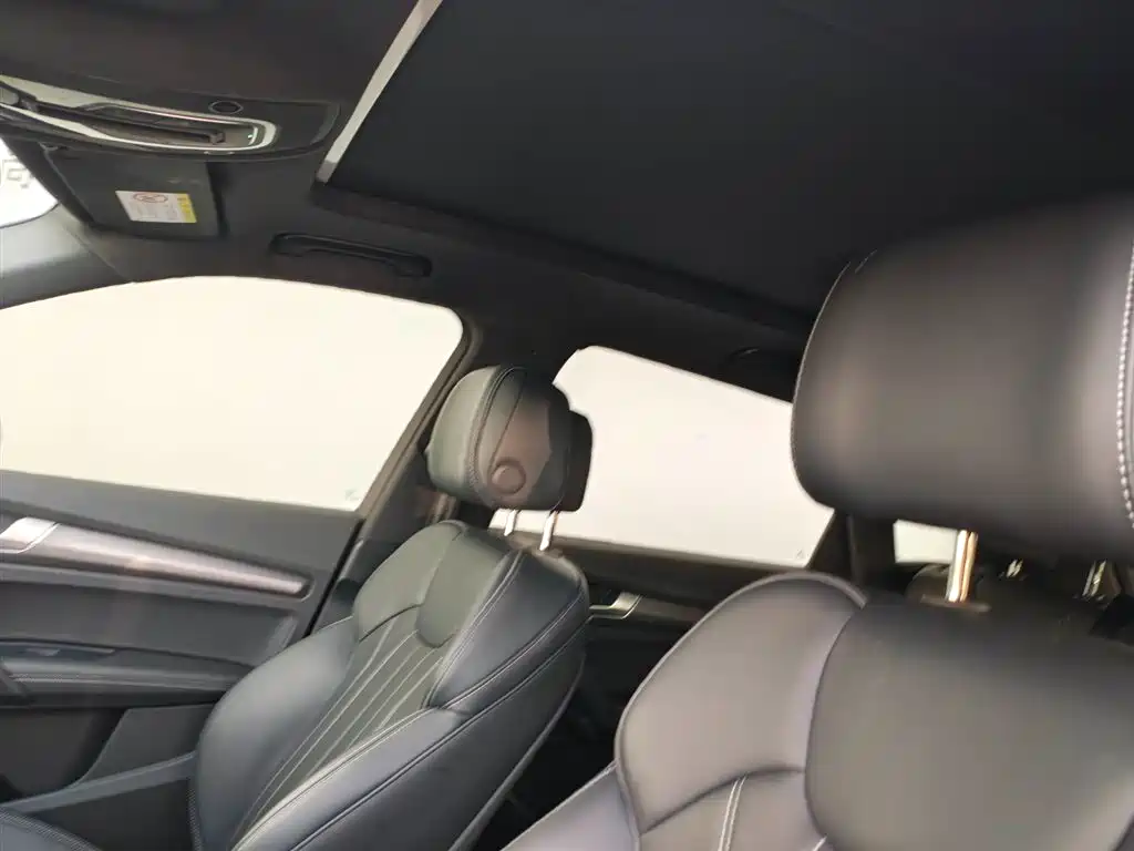 Audi Q5L 2024 Model 40 TFSI Luxury Dynamic фото 14
