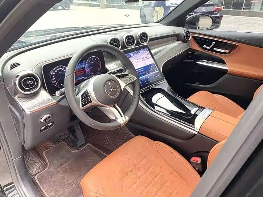 MERCEDES-BENZ GLC