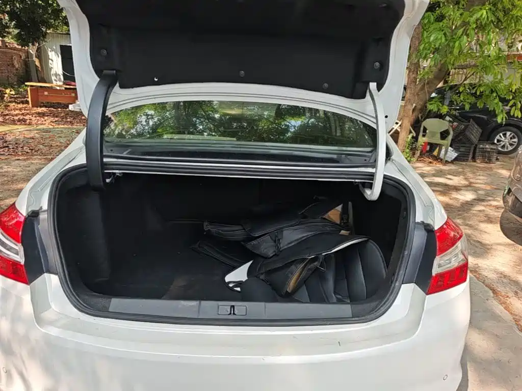 Peugeot 408 2014 1.8L Automatic Leading Edition фото 19