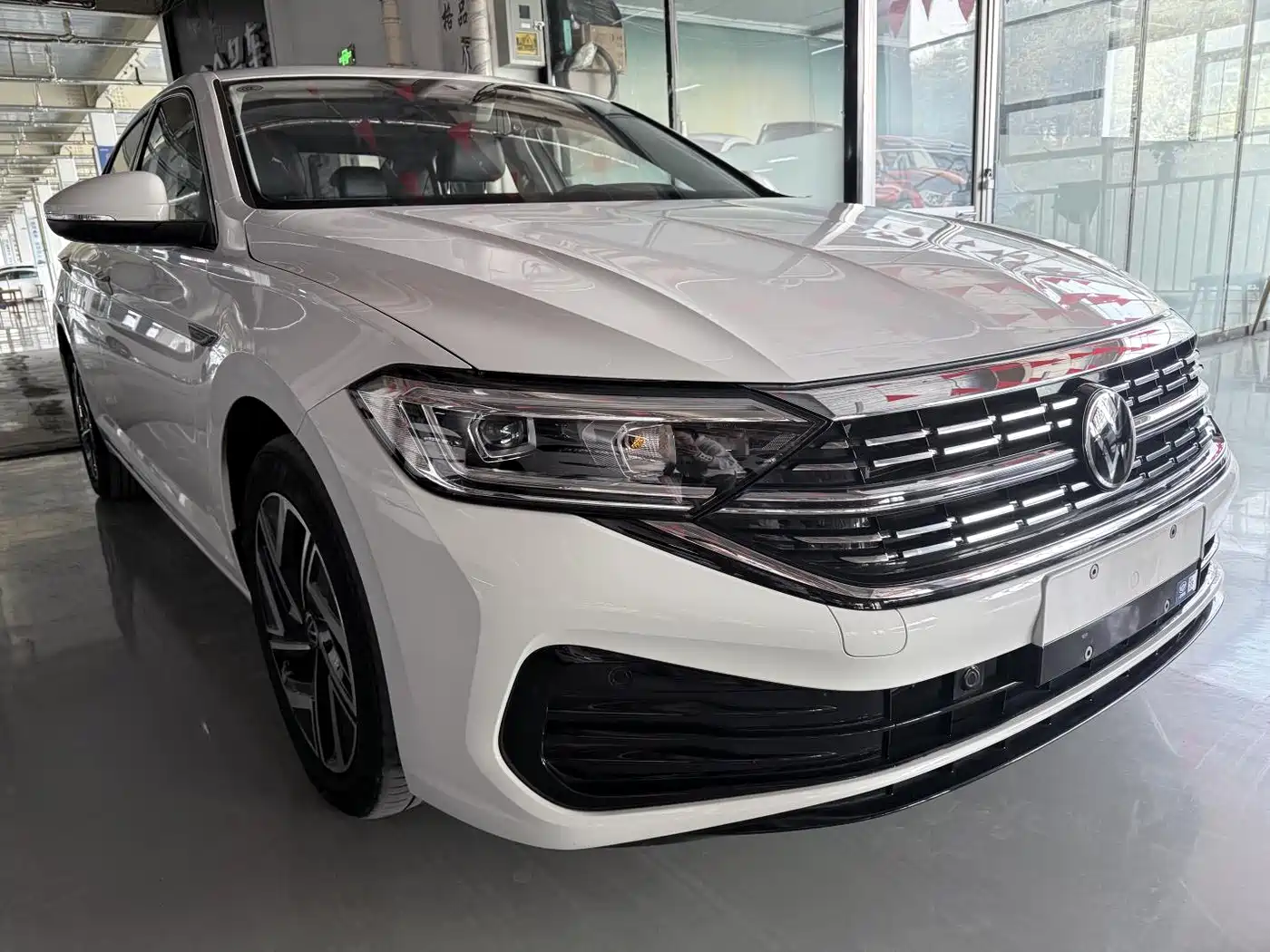 Volkswagen Sagitar 2023 300TSI DSG Excellence Edition фото 3