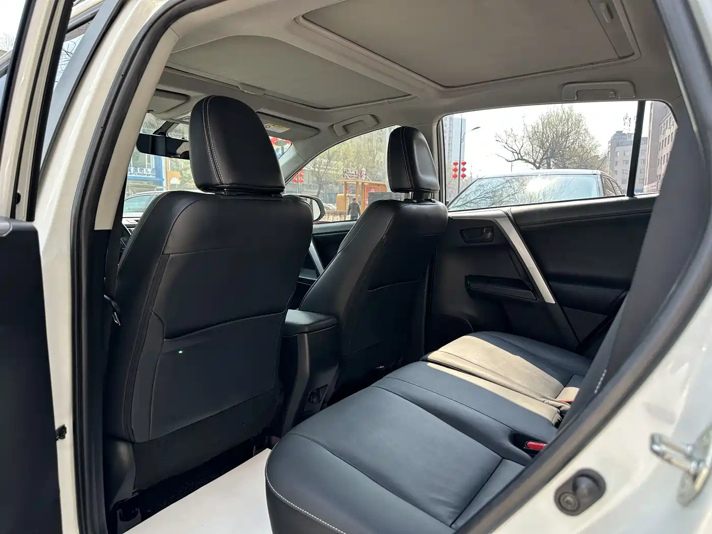 Toyota RAV4 Rongfang 2016 2.5L Automatic 4WD Elite фото 16