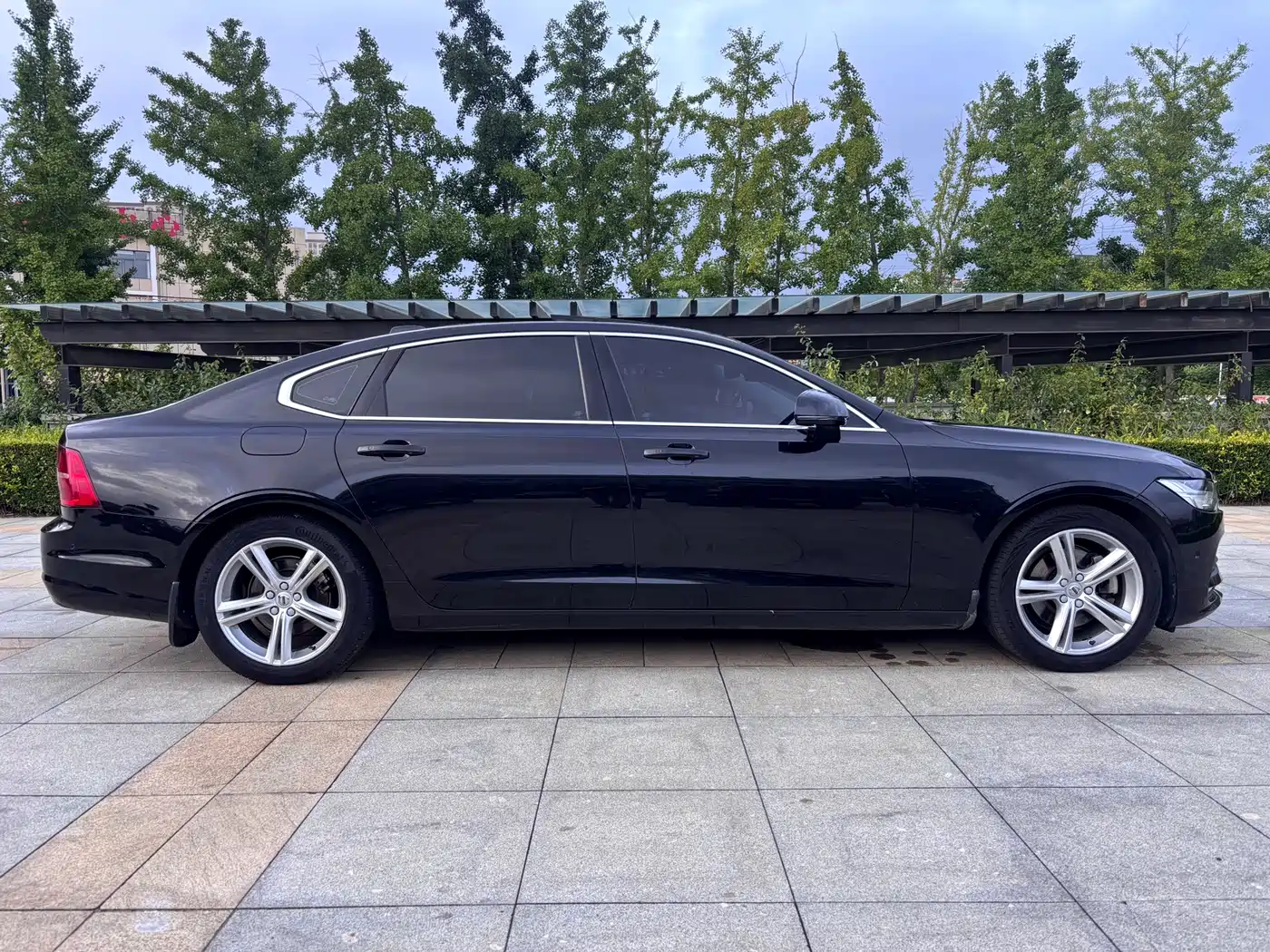 Фото 9 - Volvo S90