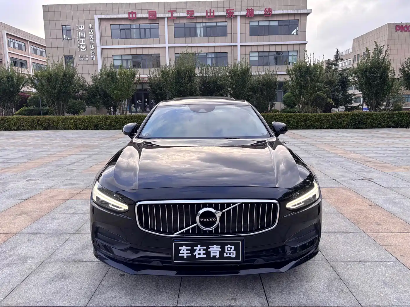 Фото 1 - Volvo S90