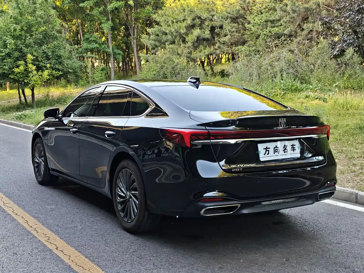 Buick LaCrosse 2025 Model 28T Platinum Edition фото 20