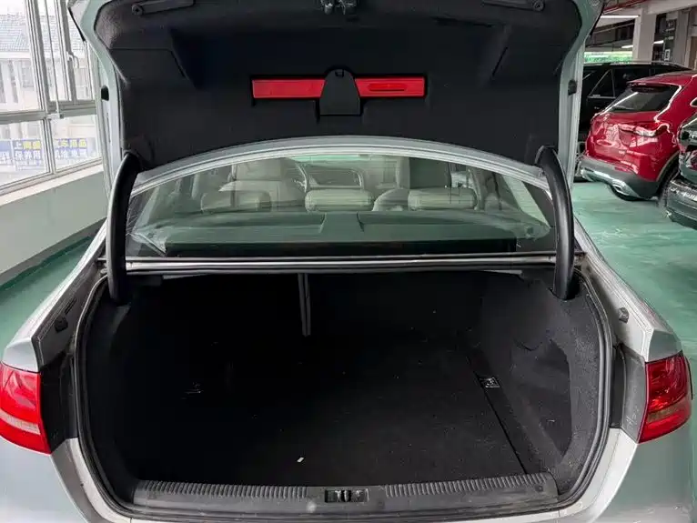 Audi A4L 2013 30 TFSI Automatic Comfort фото 10