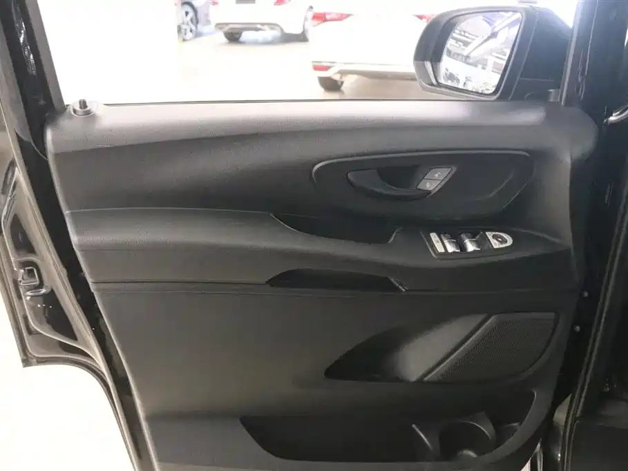 Mercedes-Benz Vito 2020 2.0T Elite Edition (7-seater) фото 11