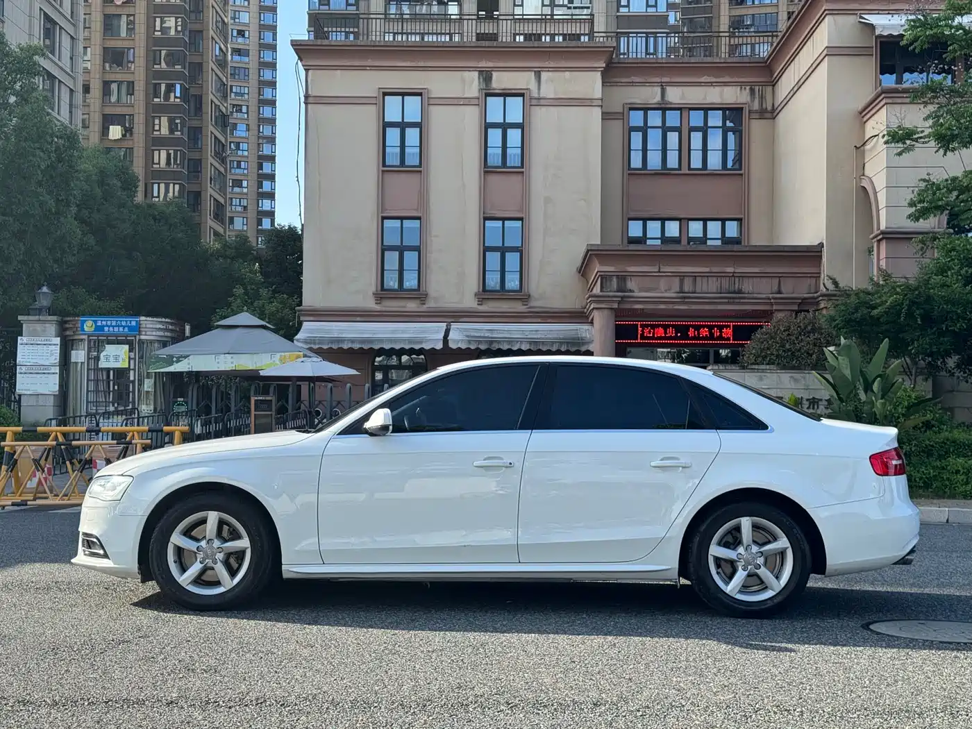 Audi A4L 2013 35 TFSI Automatic Standard фото 16