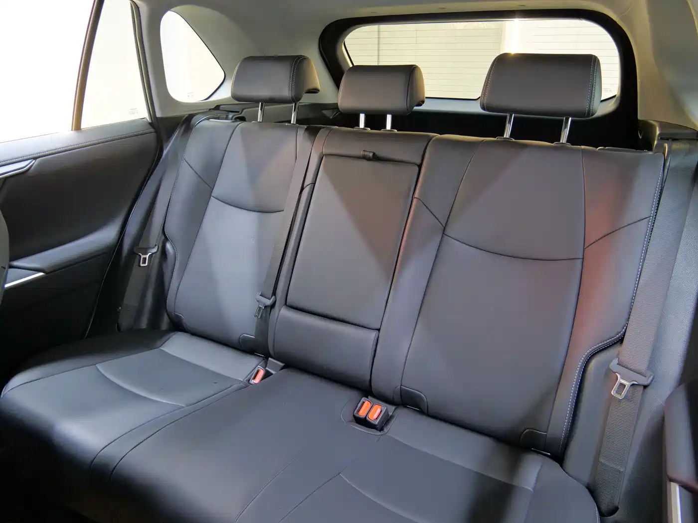 Toyota Wildlander 2023 2.0L CVT FWD Urban фото 12