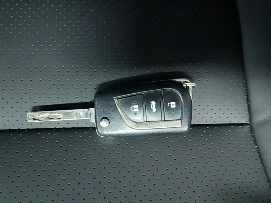 Toyota Corolla 2014 1.6L CVT GL фото 9