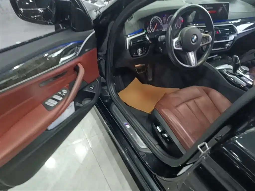 BMW 5 Series 2019 Facelift 530Li Leading M Sport Package фото 16