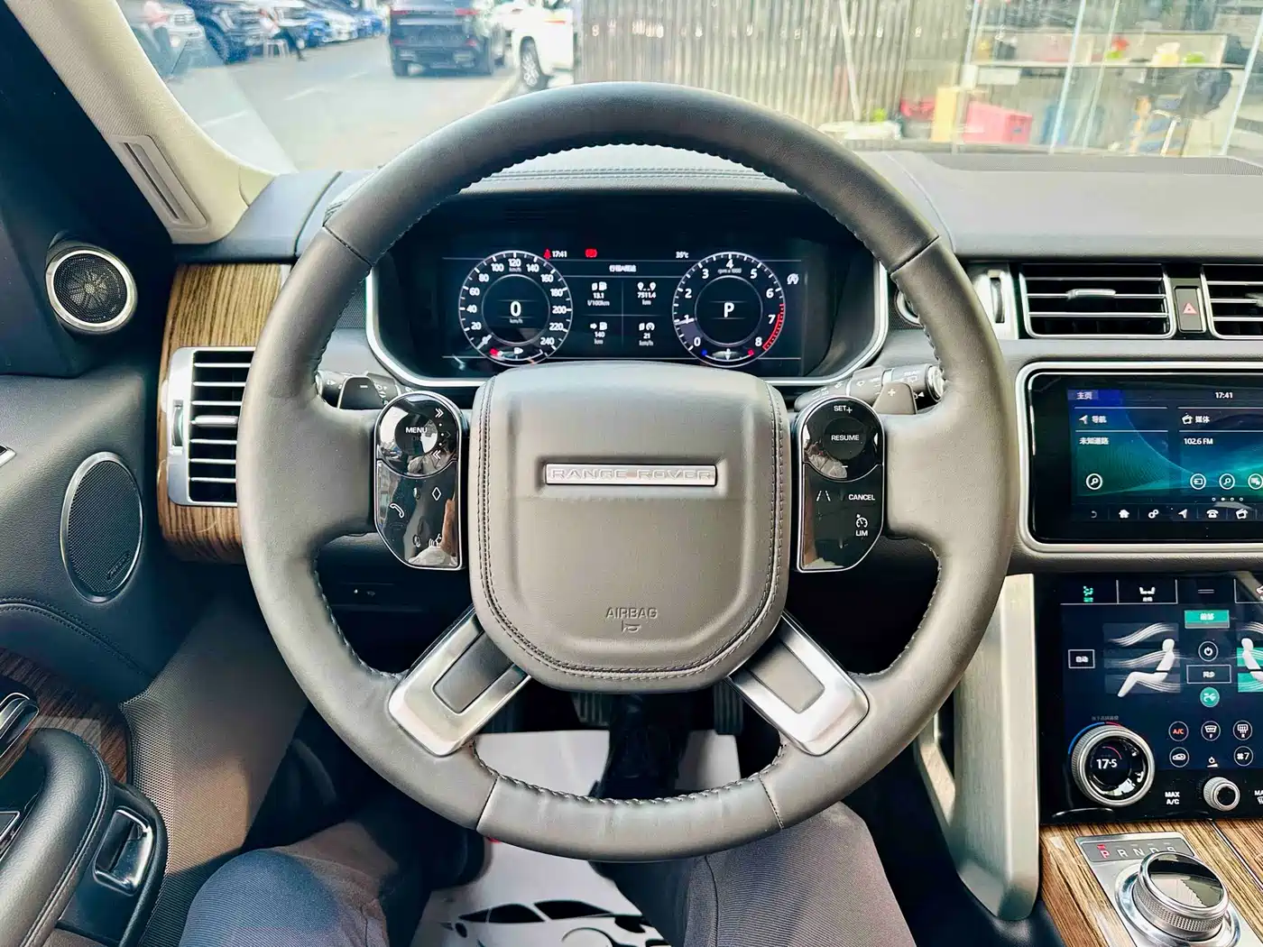 Land Rover Range Rover 2018 3.0 SC V6 Golden Age Edition фото 9