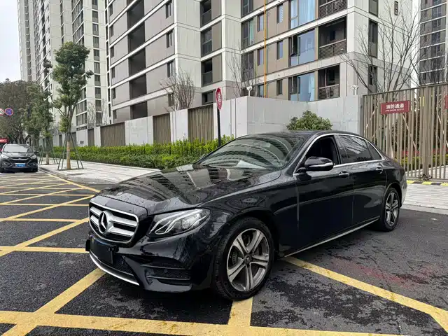 MERCEDES-BENZ E CLASS