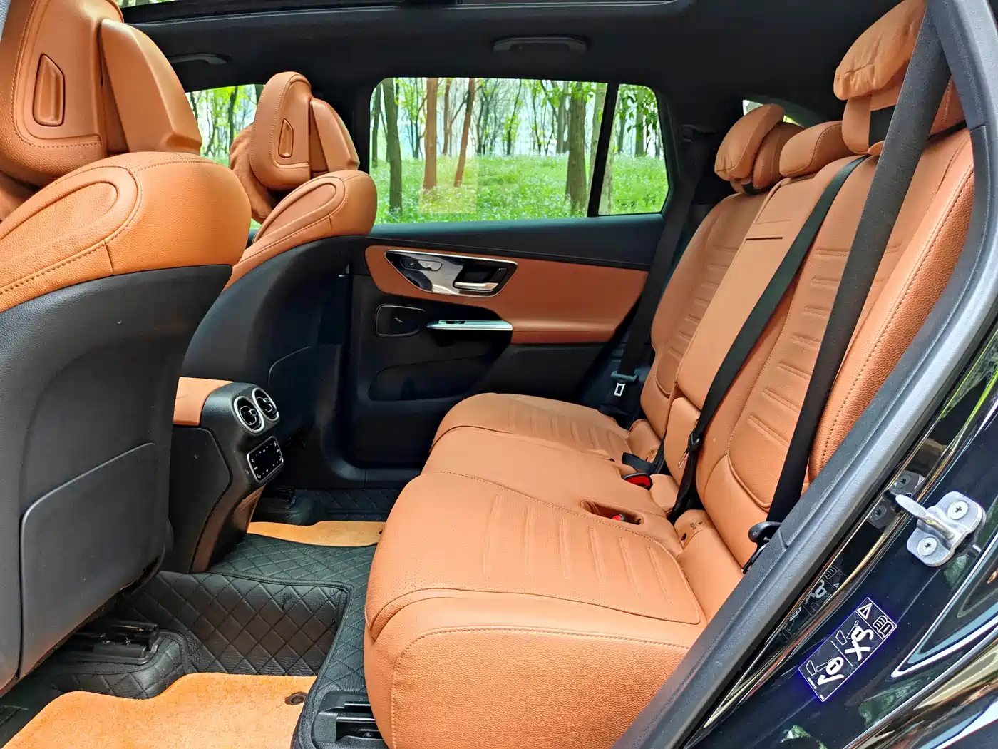 Mercedes-Benz GLC 2023 Facelift GLC 260 L 4MATIC Sport 7-Seater фото 6
