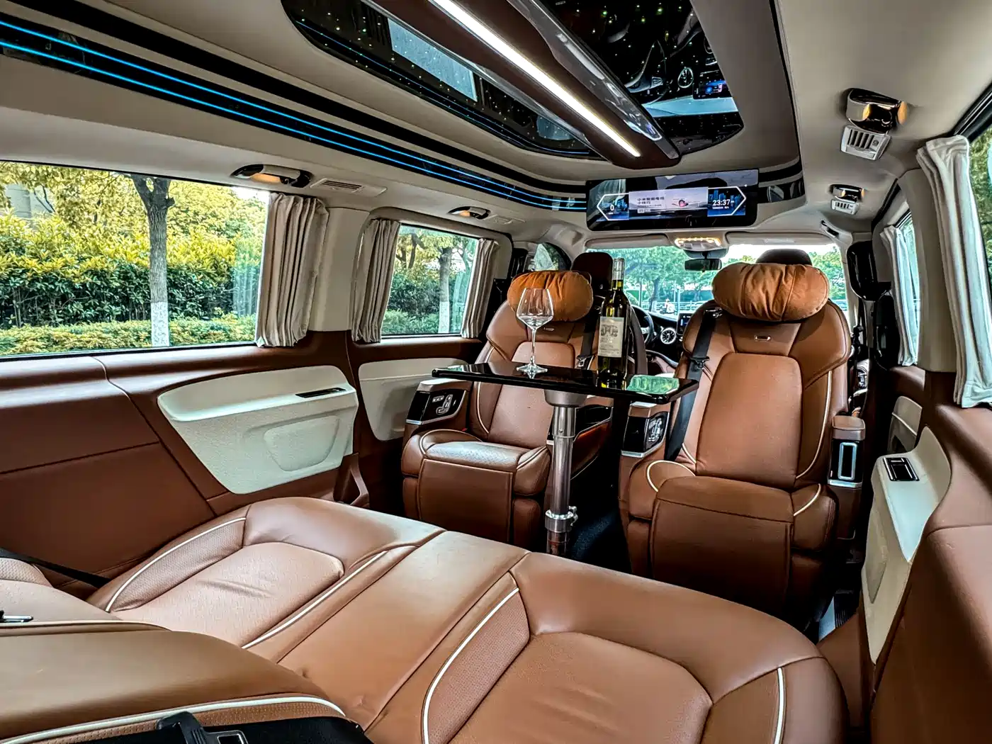 Mercedes-Benz Vito 2023 2.0T Business 7-Seater фото 26