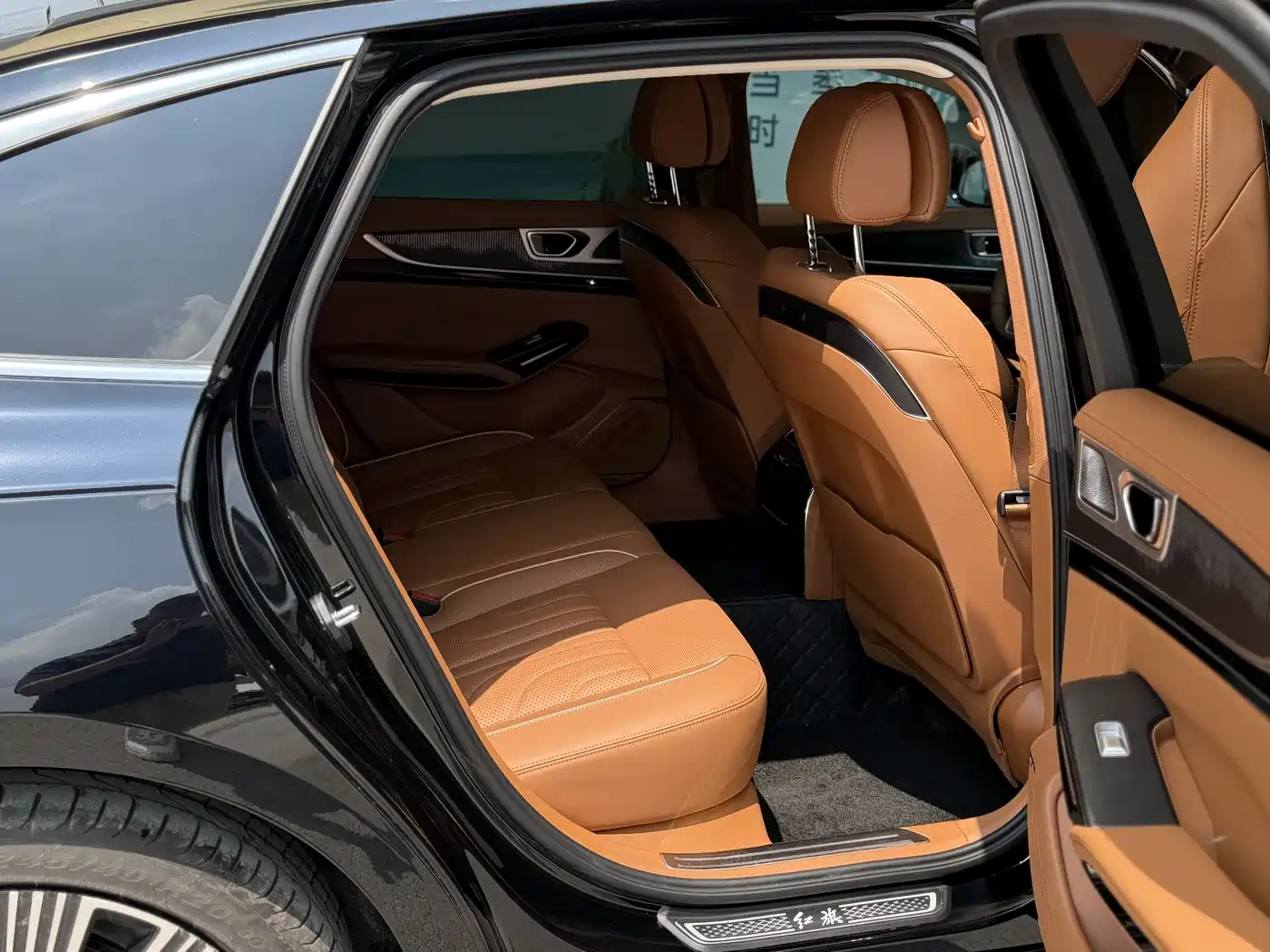 Hongqi H9 2025 2.0T 2WD Qixiang Luxury Business Edition 5-seater фото 10