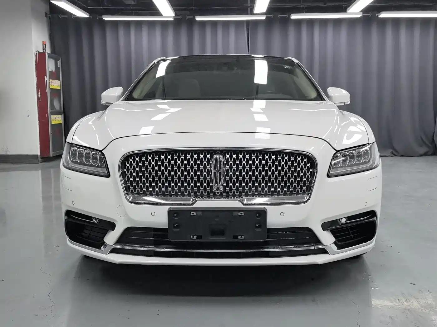 Lincoln Continental 2017 3.0T AWD Prestige Edition фото 2