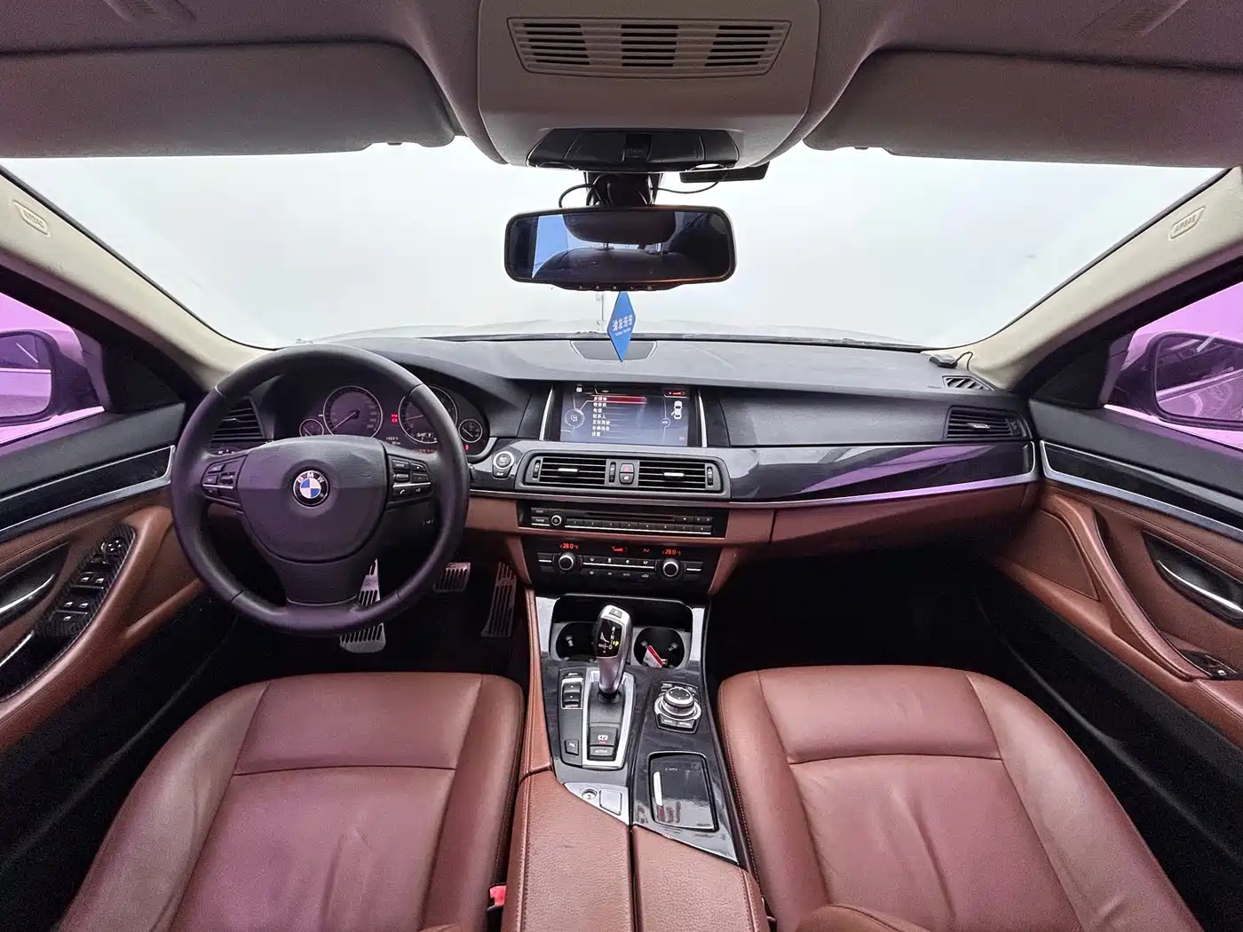 BMW 5 Series (Import) 2014 520i Classic фото 11
