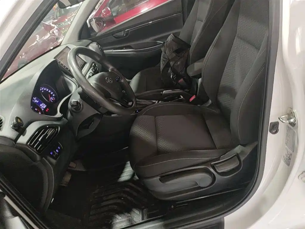 Hyundai Elantra 2018 1.6L Automatic Pleasing Edition GL China VI фото 15