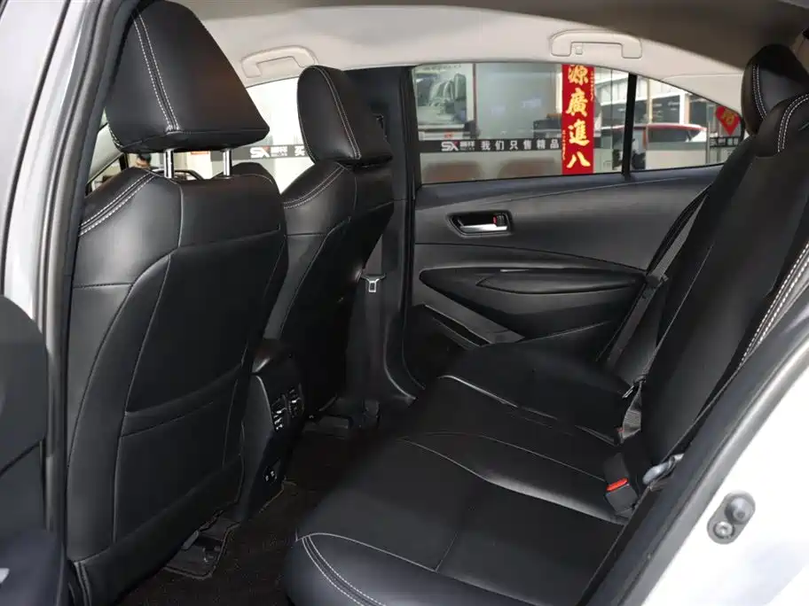 Toyota Corolla 2021 Hybrid 1.8L E-CVT Pioneer Edition фото 11