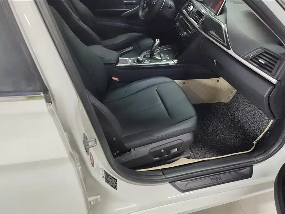 BMW 3 Series 2014 320Li Fashion фото 8