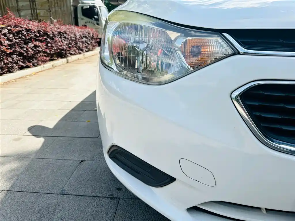 Chevrolet Sail 2015 Sail 3 1.3L Manual Ideal Edition фото 12