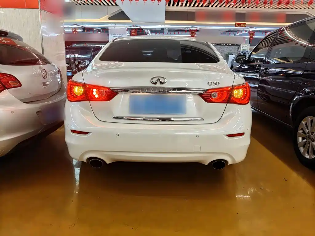Фото 4 - Infiniti Q50L