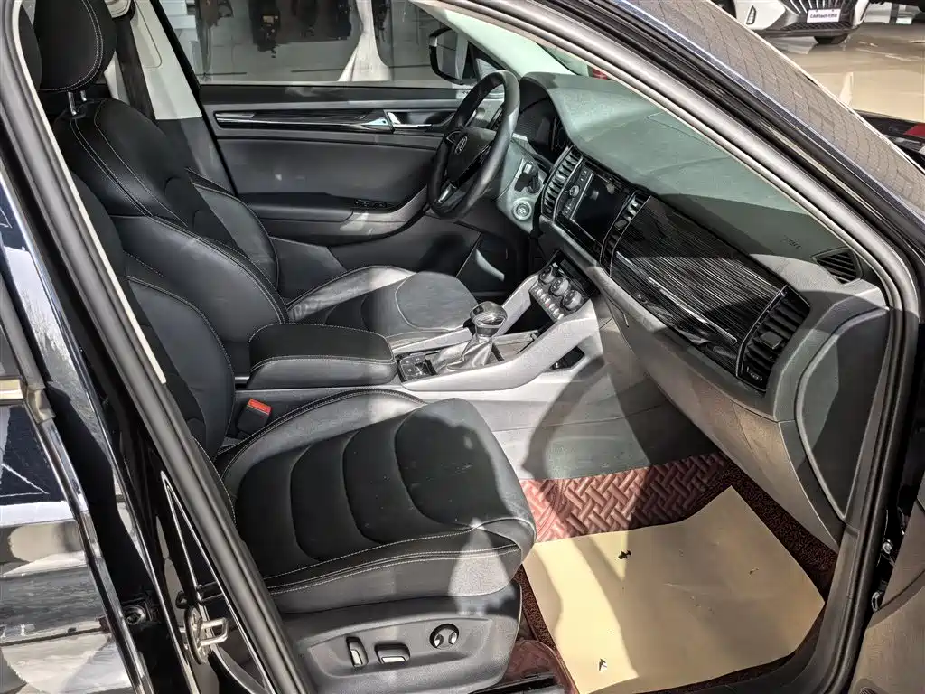 Škoda Kodiaq 2019 Facelift TSI330 5-Seater 2WD Luxury Premium Edition China VI фото 18