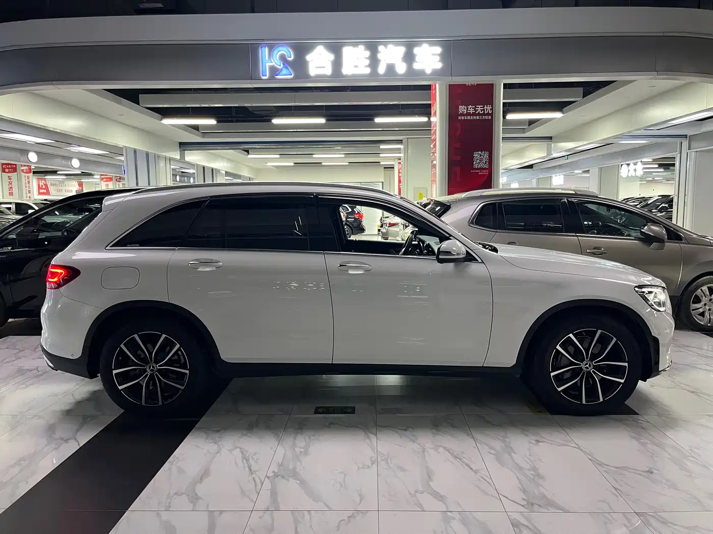 Mercedes-Benz GLC 2022 Facelift GLC 260 L 4MATIC Luxury Model фото 6