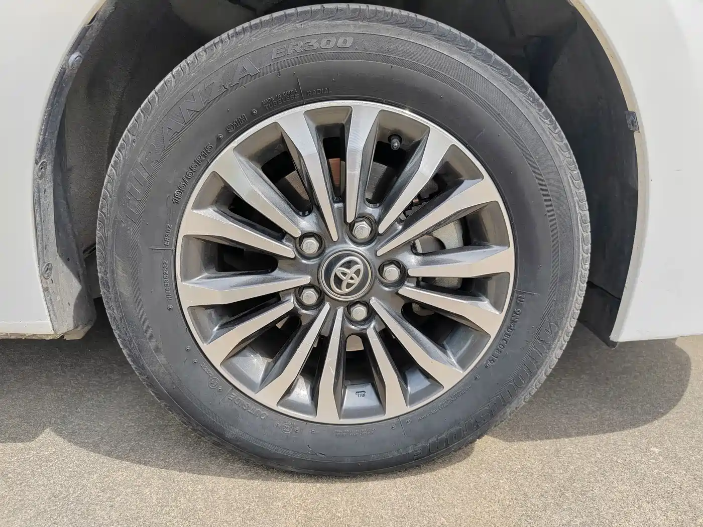 Toyota Corolla 2017 Facelift 1.2T S-CVT GL фото 13