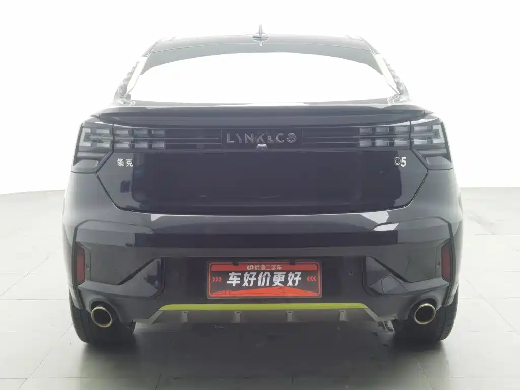 Фото 4 - Lynk & Co 05