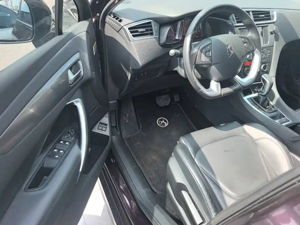 DS 5LS 2017 2016 1.6T Elegant Edition THP160