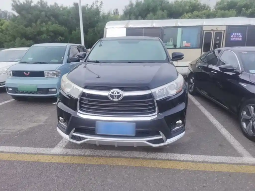 Фото 3 - Toyota Highlander