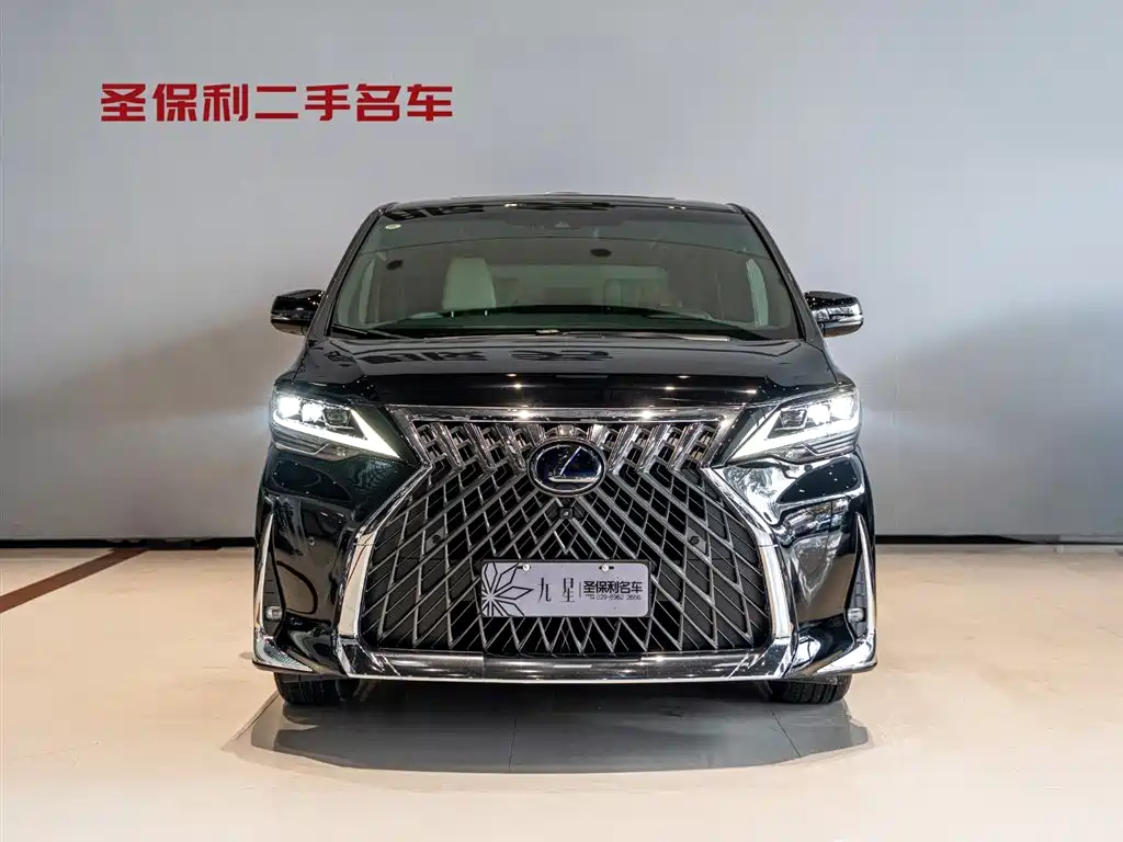 LEXUS LM
