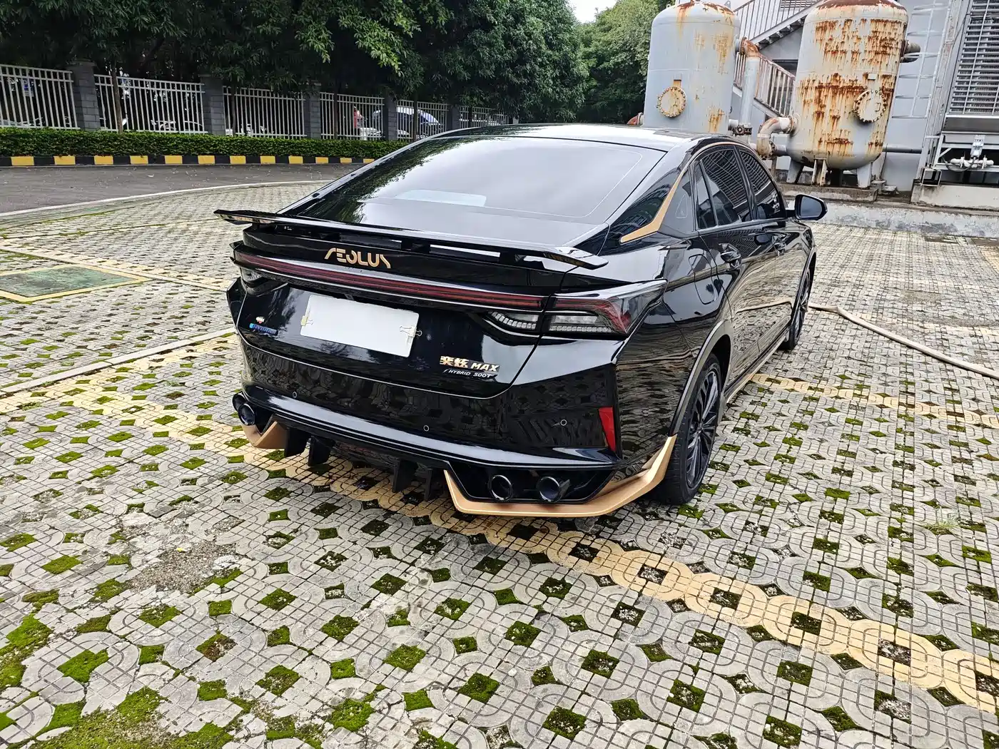 DONGFENG YI HYUN MAX