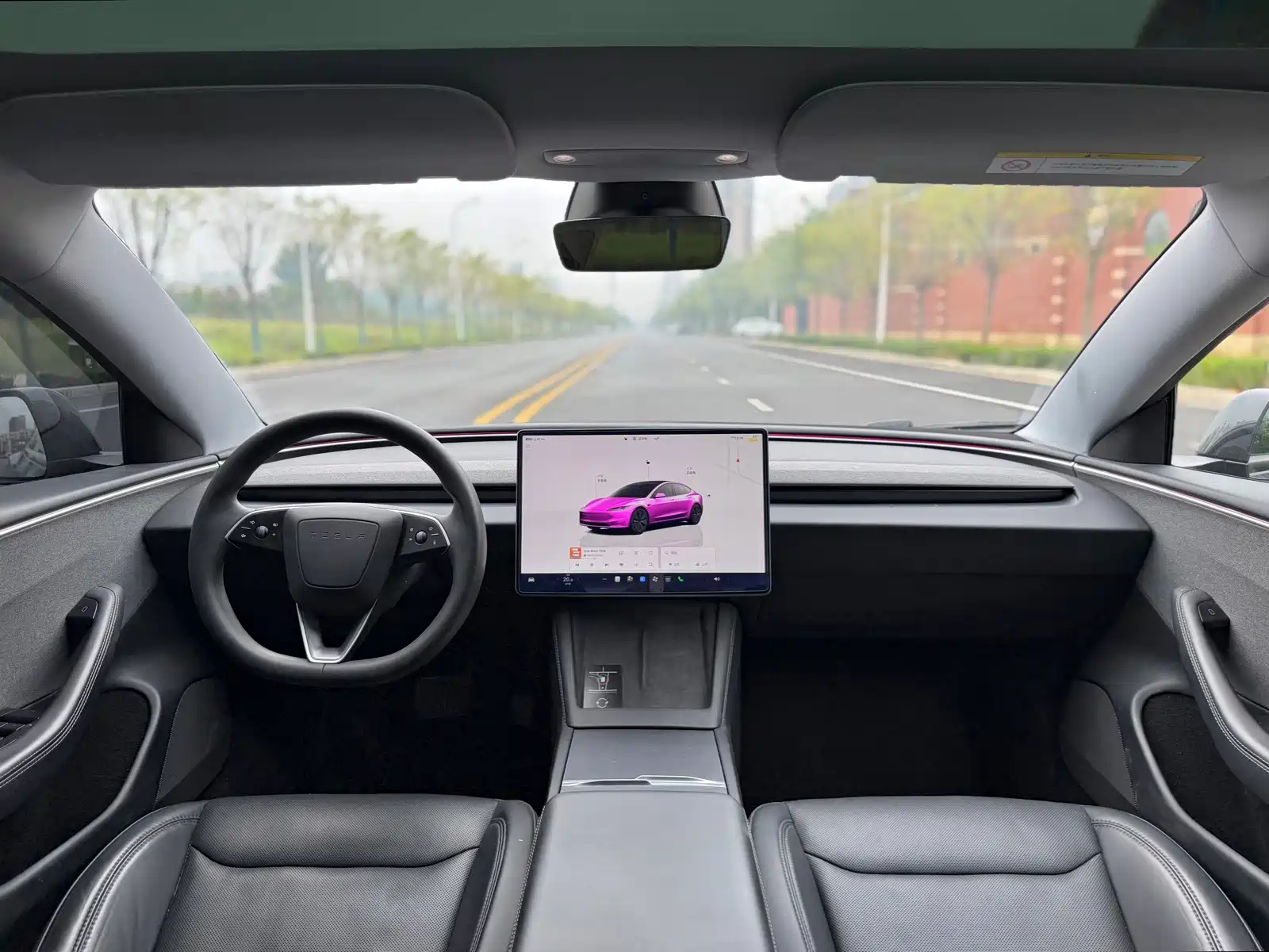 Фото 8 - Tesla Model 3