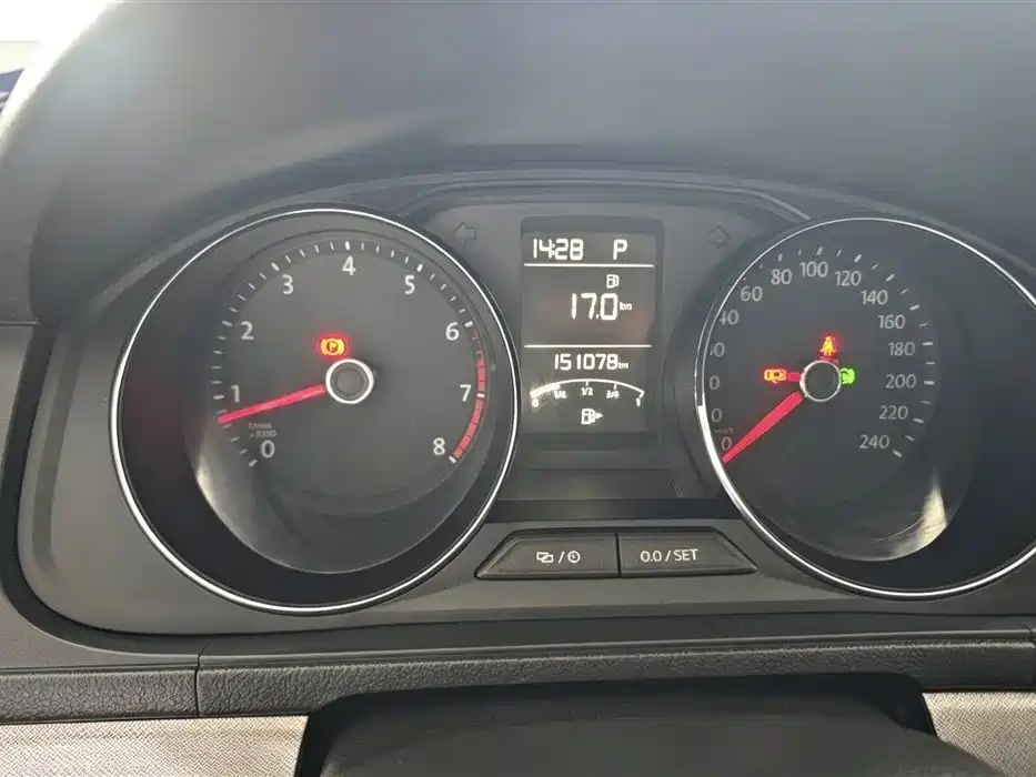 Volkswagen Lavida 2017 1.6L Automatic Comfort Edition фото 12