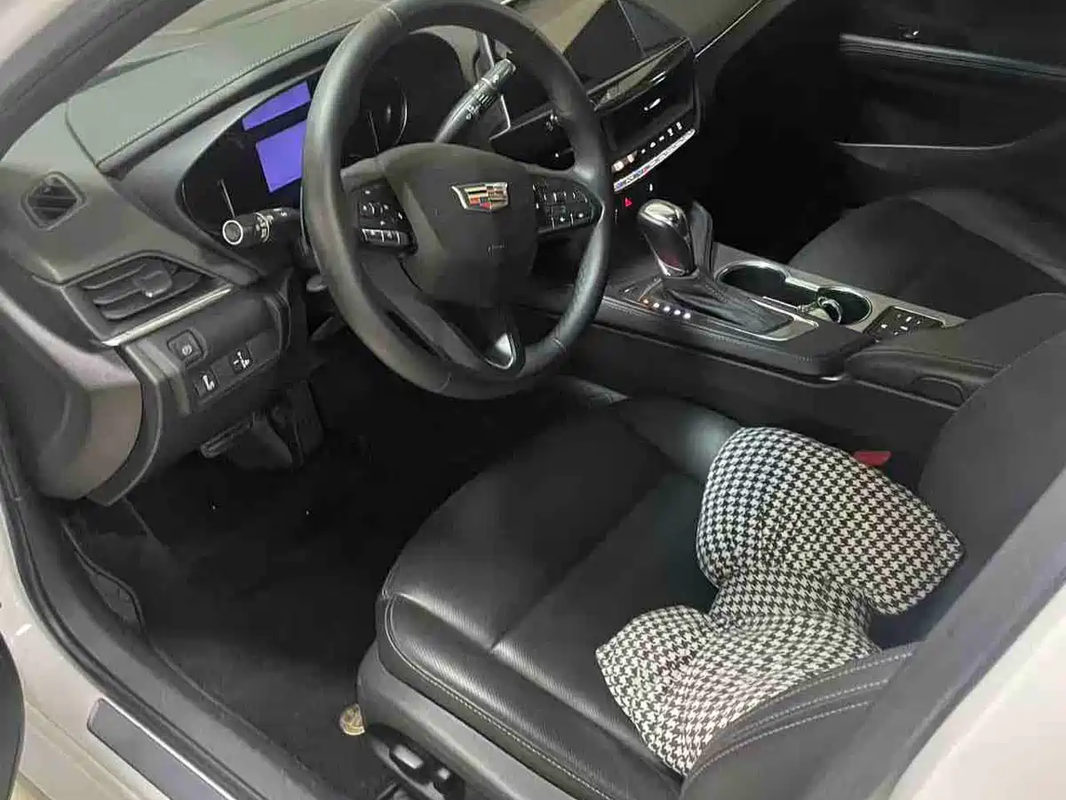 CADILLAC CT4