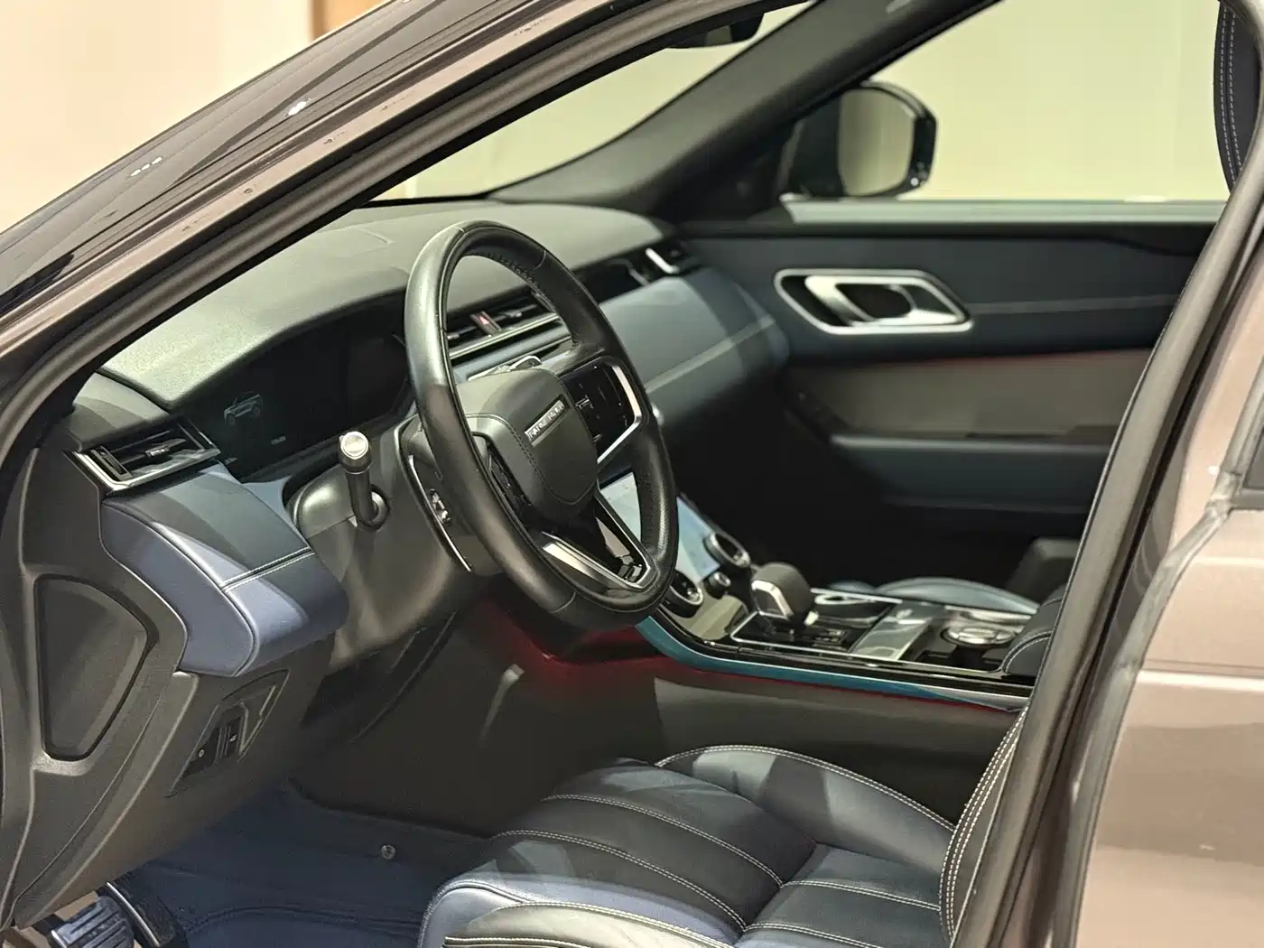 Land Rover Range Rover Velar 2022 250PS Golden Collector's Edition фото 7