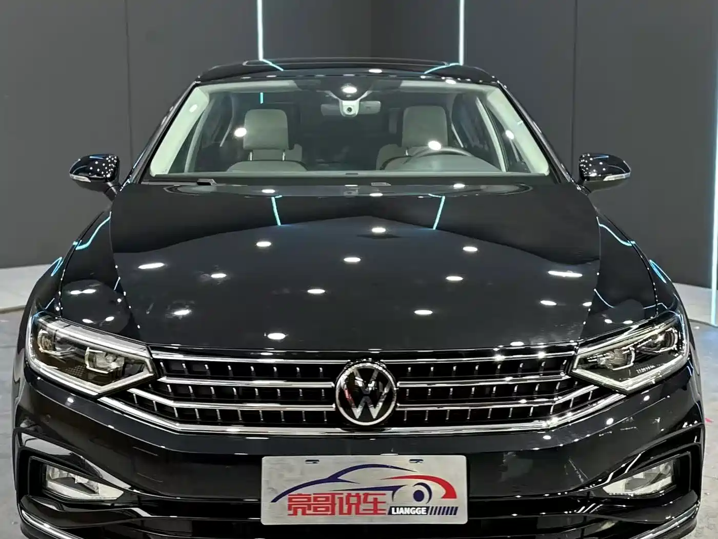 Volkswagen Magotan 2025 Popular Edition 330TSI DSG Luxury фото 2