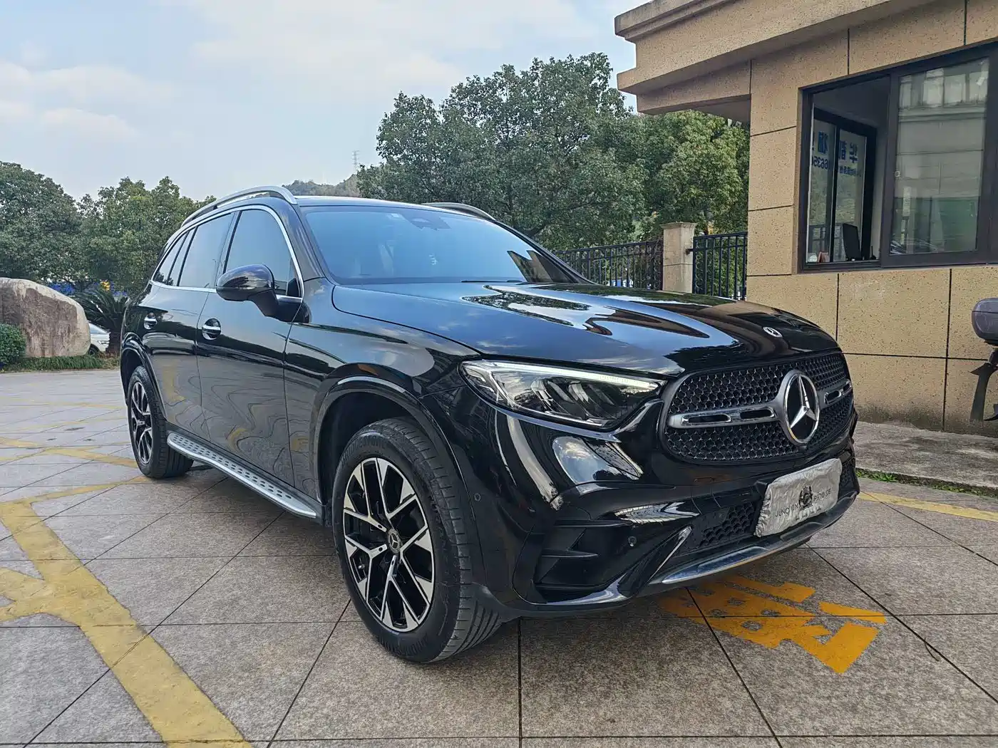 MERCEDES-BENZ GLC