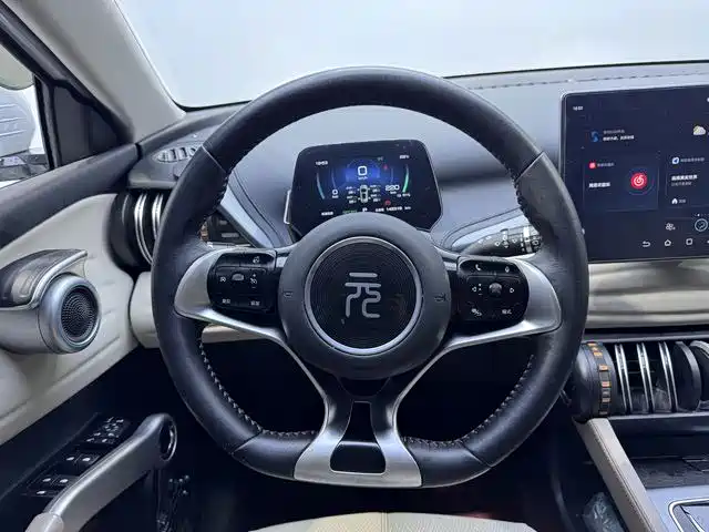 صورة 12 - BYD Yuan PLUS