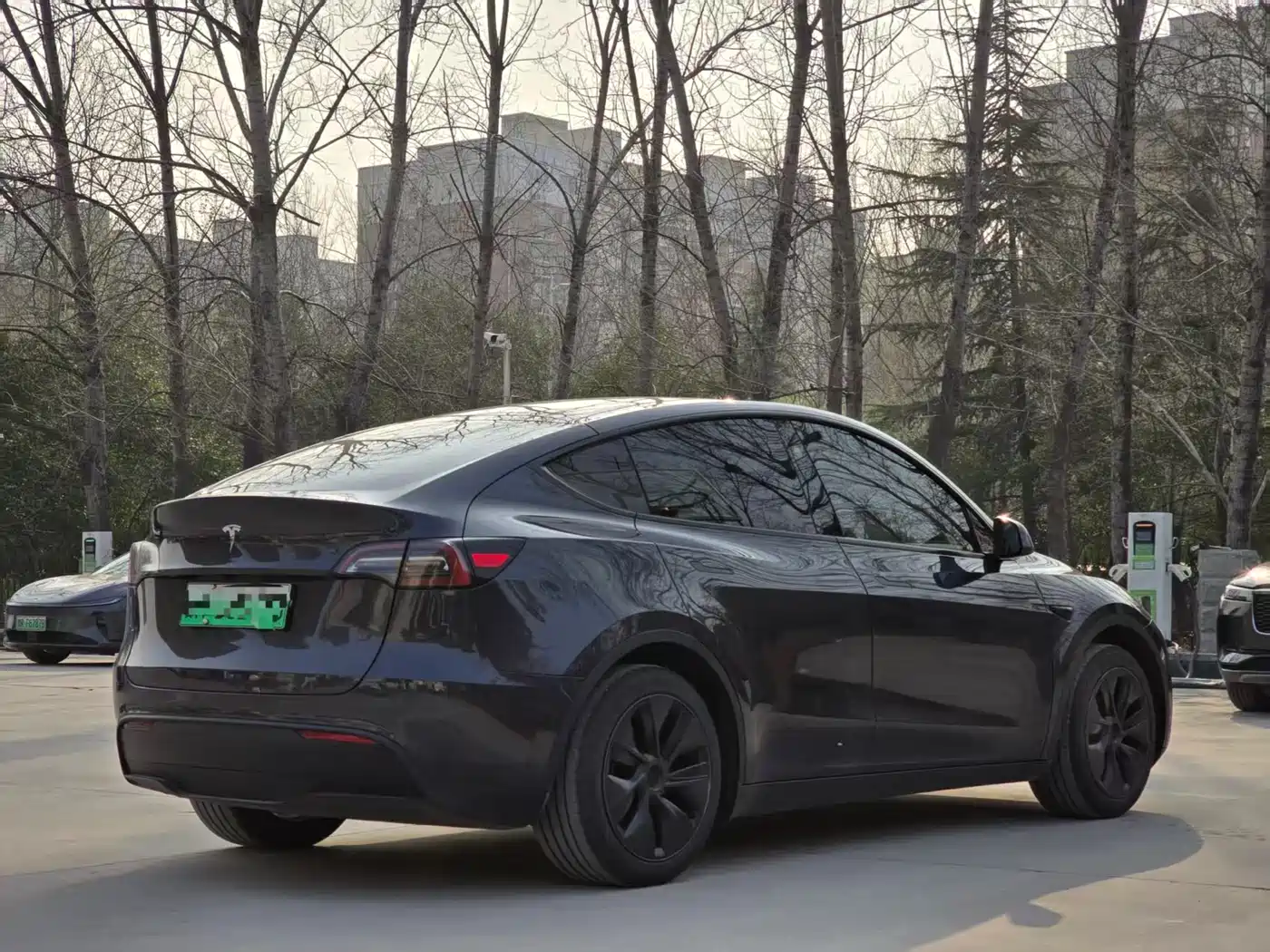 TESLA MODEL Y