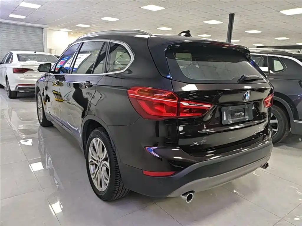 BMW X1 2018 sDrive20Li Leading Model фото 5