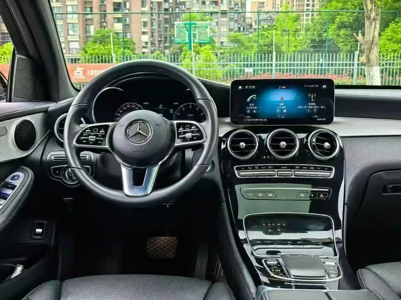 Mercedes-Benz GLC Coupe 2023 Model GLC 260 4MATIC Coupe SUV фото 5