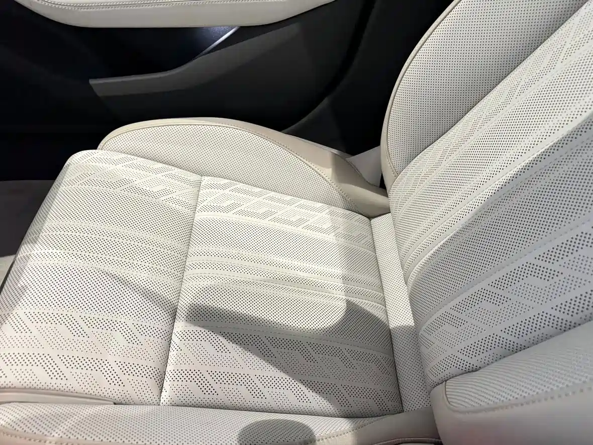 Photo 19 - Audi A6L