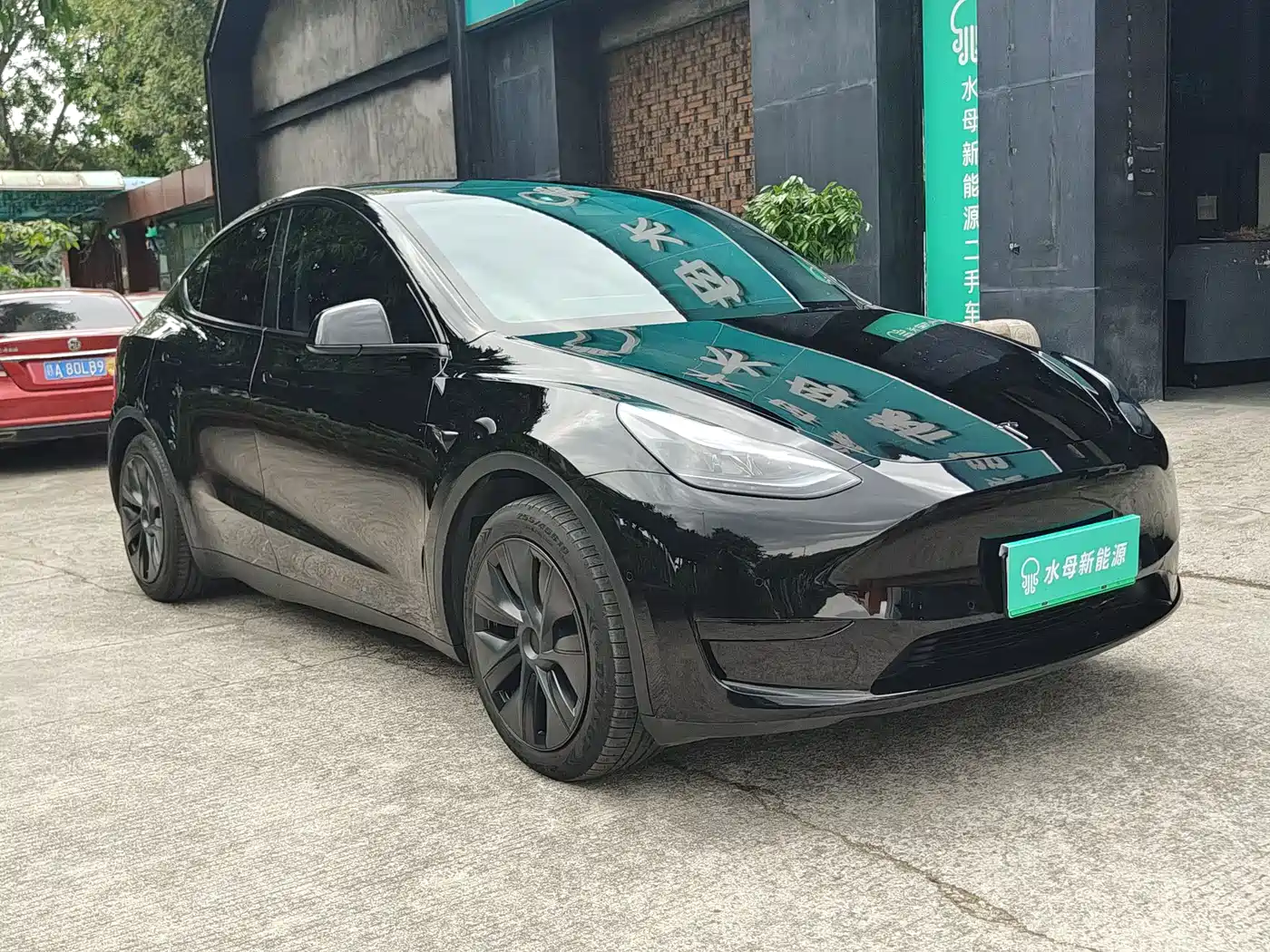 TESLA MODEL Y