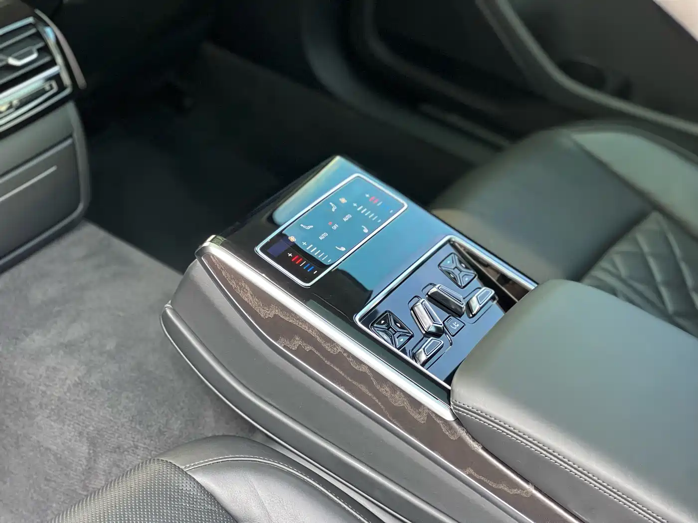 Audi A8 2019 Plus A8L 50 TFSI quattro Comfort фото 8